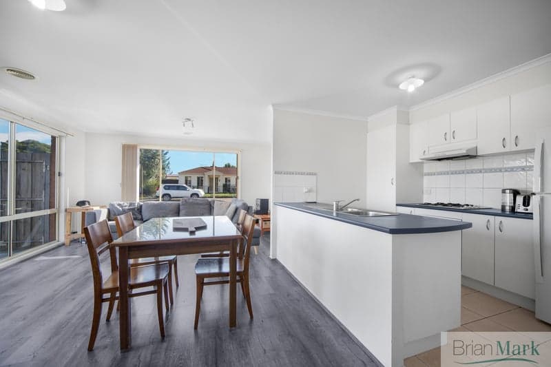 6 Lisa Court, Hoppers Crossing - Thumbnail 2