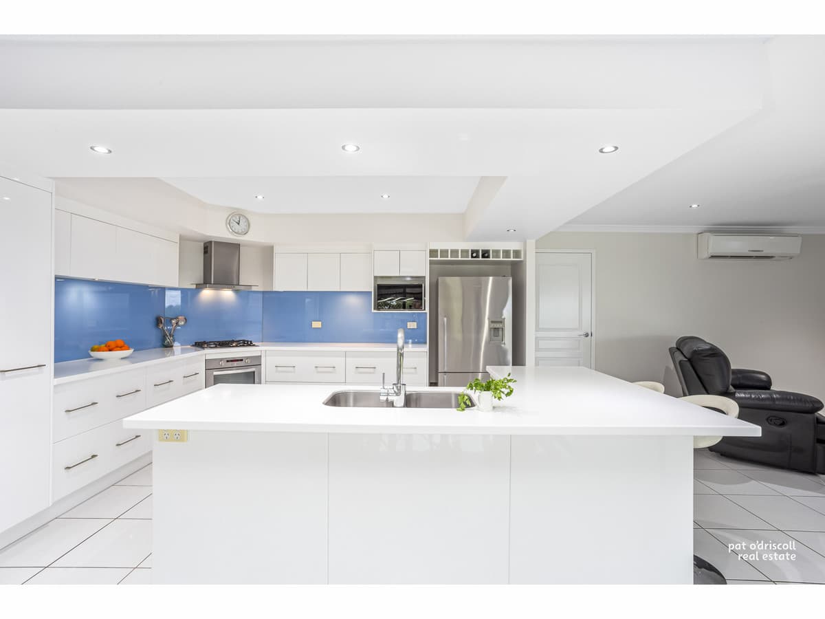 11 Greenwood Close, Frenchville QLD, Frenchville - Thumbnail 2