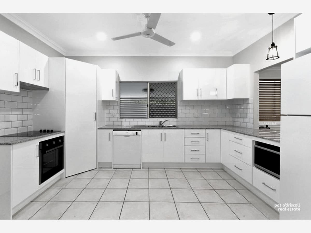 8 Beaconsfield Terrace, The Range QLD, The Range - Thumbnail 2