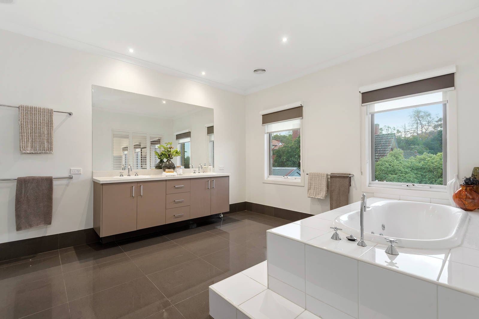 2 Clarence Street, Ivanhoe, Ivanhoe - Image 1
