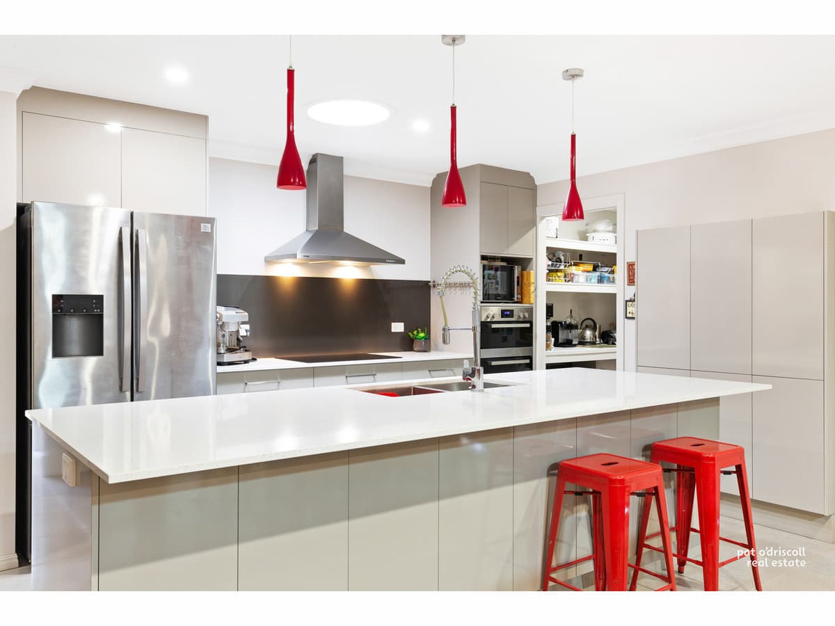 31 Belbowrie Avenue, Norman Gardens QLD, Norman Gardens - Thumbnail 2