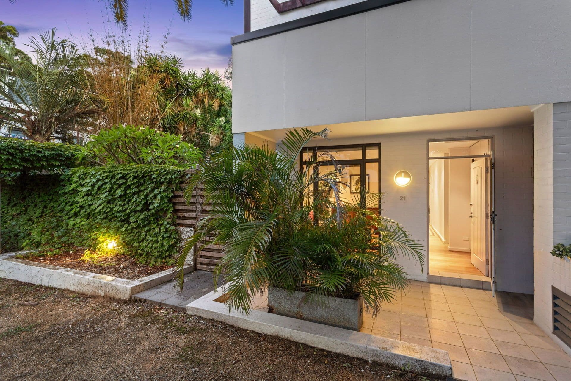 21/9-19 Myrtle Street, Botany - Image 1