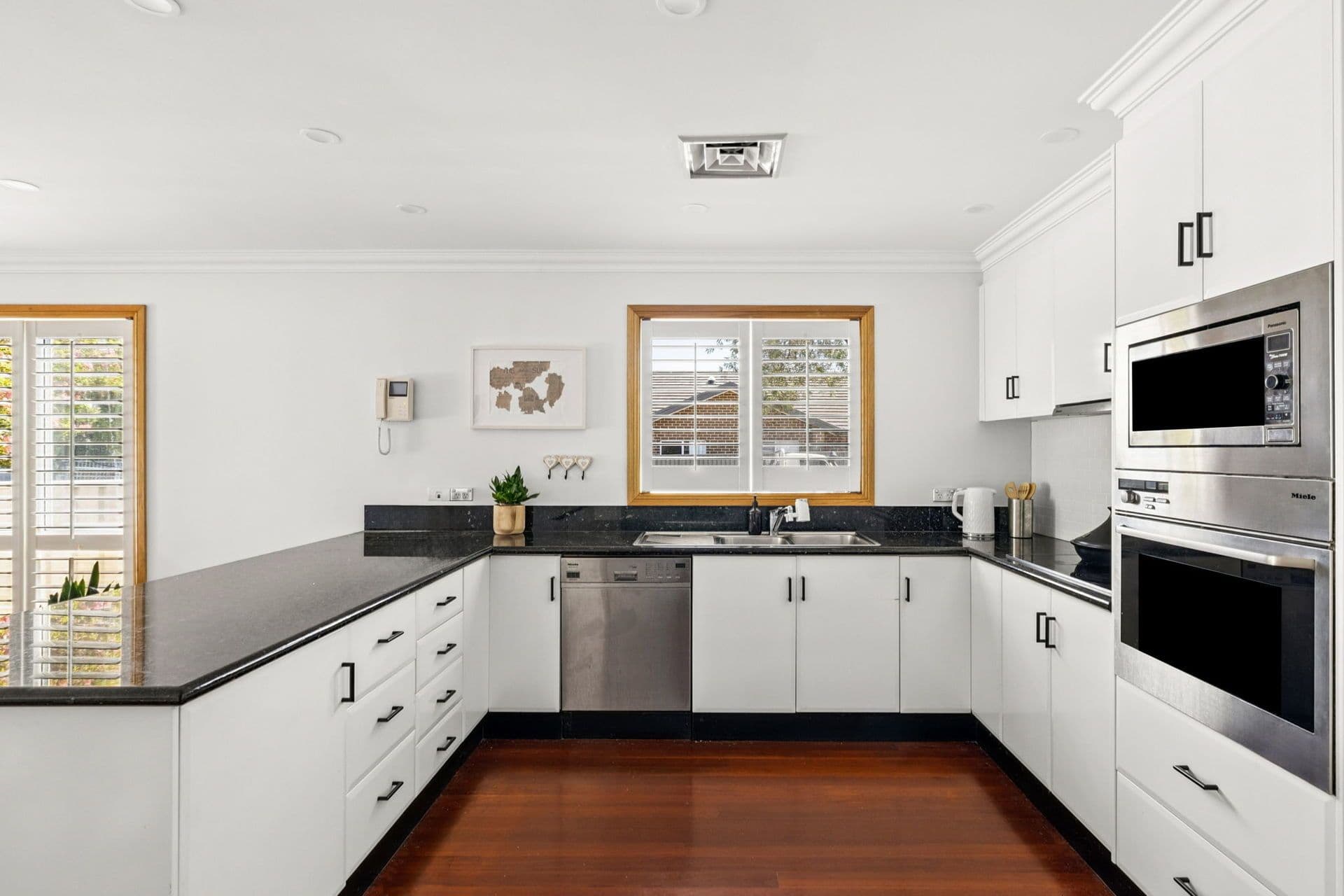 49 Tenterden Road, Botany - Thumbnail 4