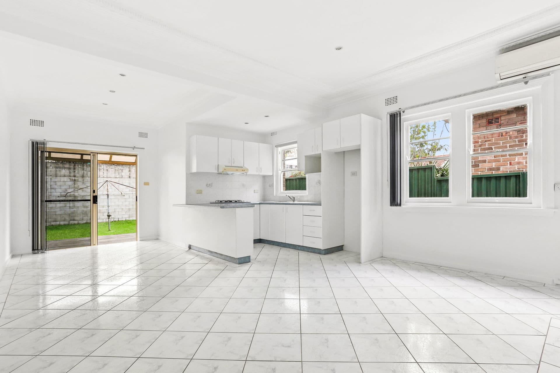 14 Walker Avenue, Mascot - Thumbnail 2