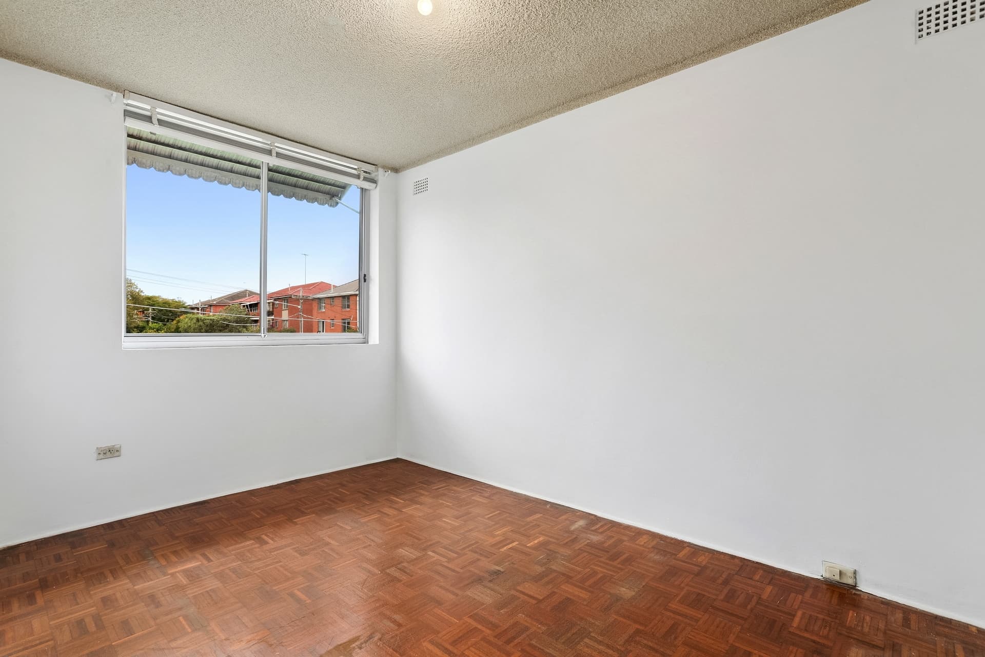 5/3 Barber Avenue, Eastlakes - Thumbnail 5