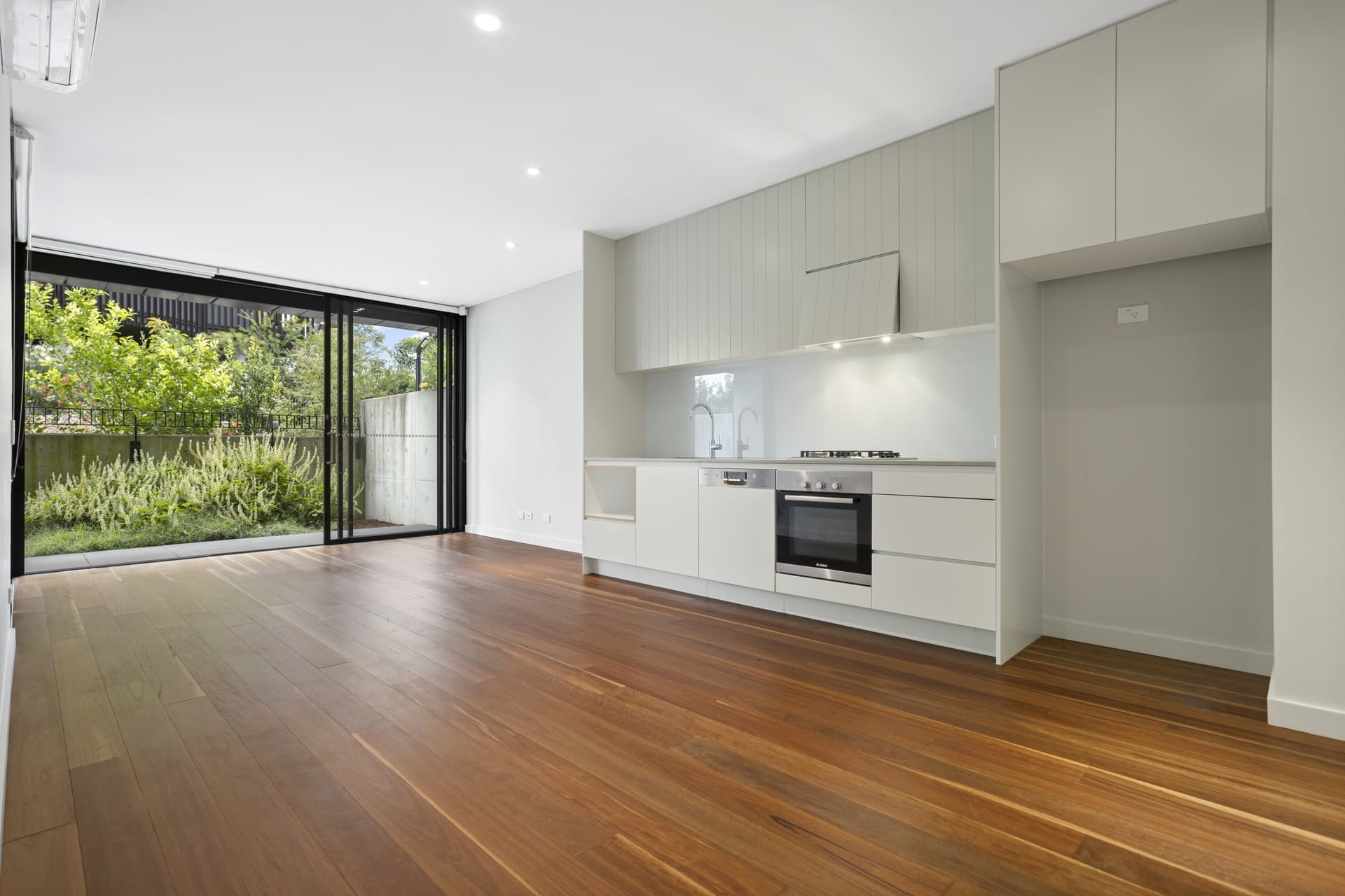 21/4 Galaup Street, Little Bay - Image 1