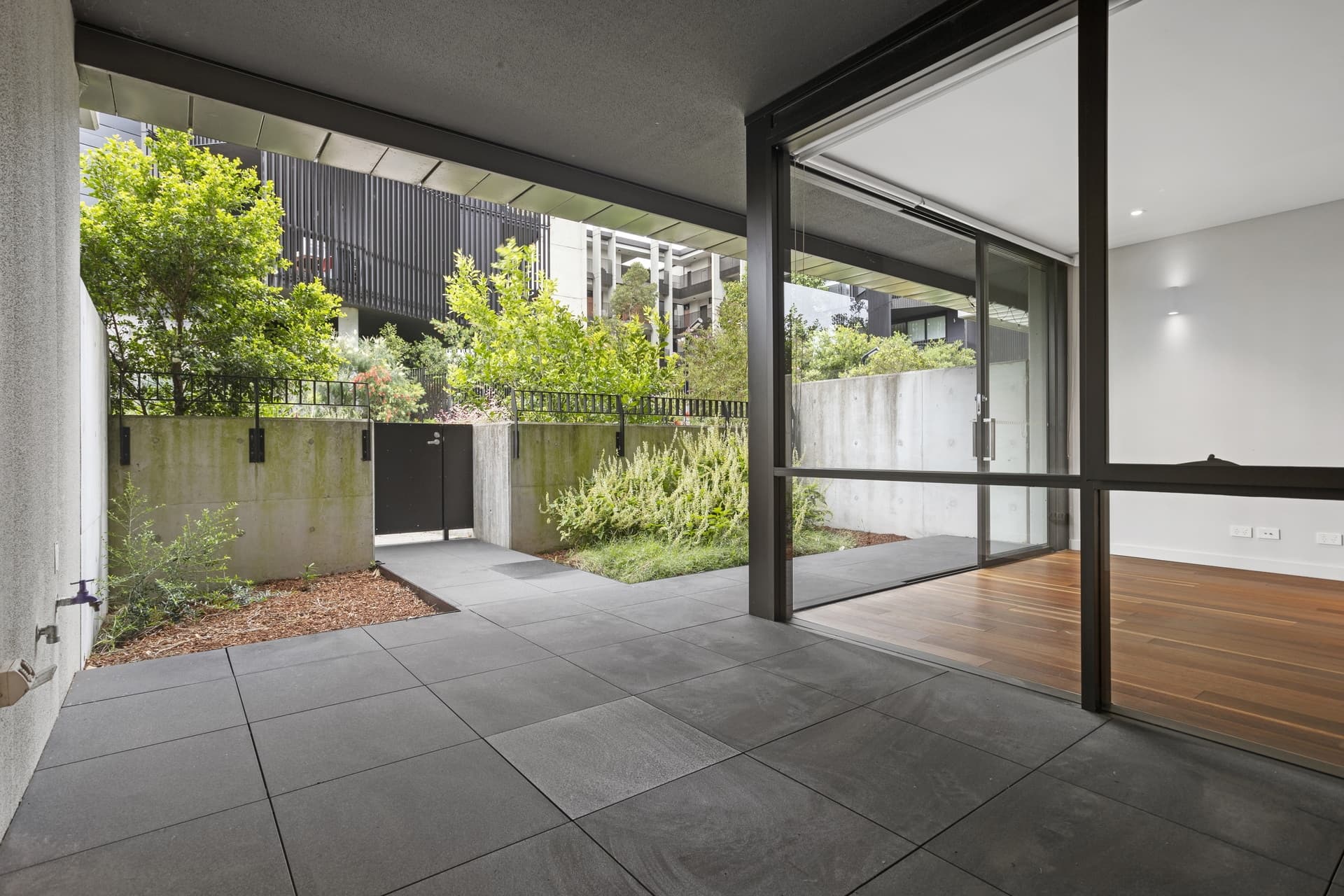 21/4 Galaup Street, Little Bay - Thumbnail 2