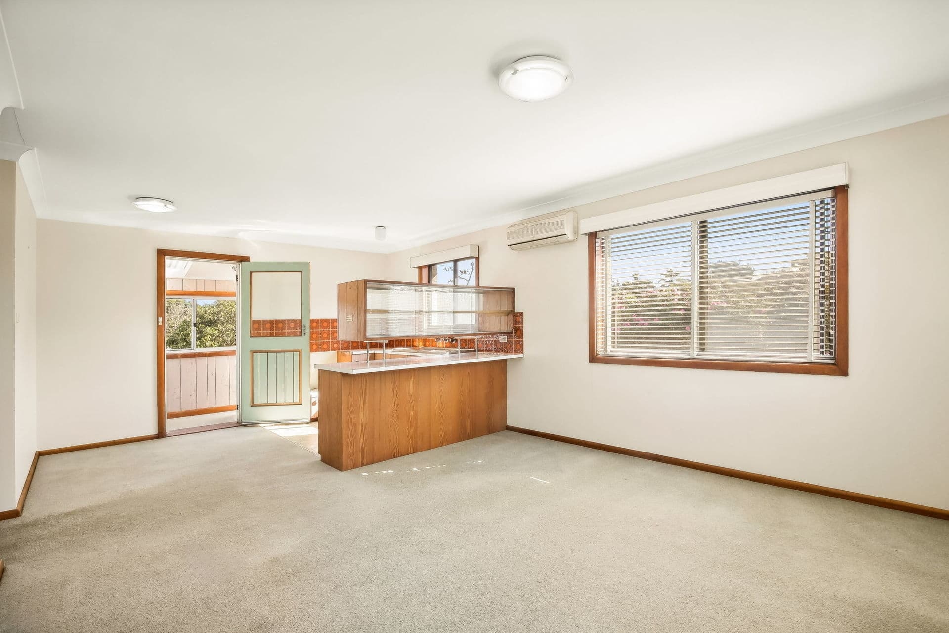 51 Vernon Avenue, Eastlakes - Thumbnail 3