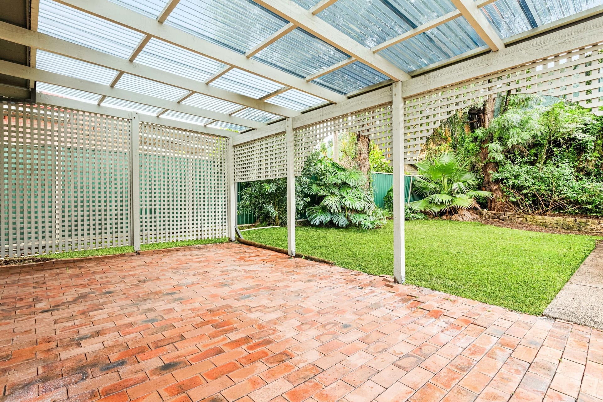 32  Vernon Avenue, Eastlakes - Thumbnail 2