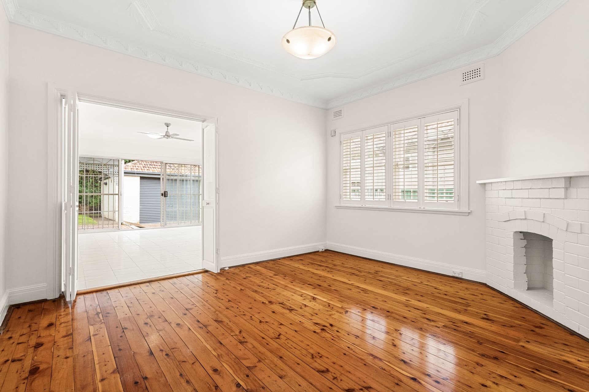 32  Vernon Avenue, Eastlakes - Thumbnail 3