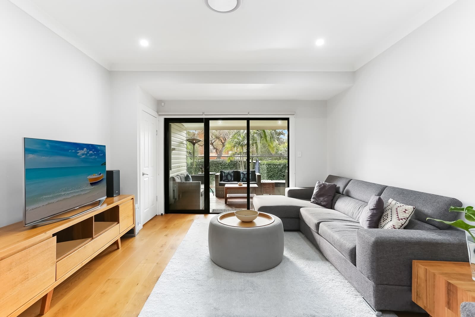 42 Beauchamp Road, Hillsdale - Thumbnail 2