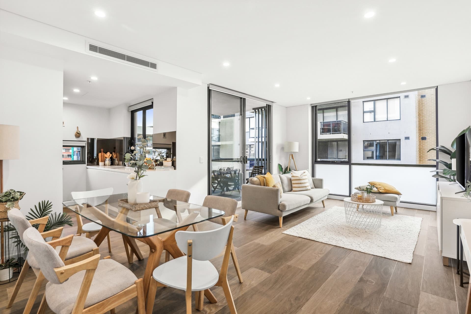 805/27 Church Avenue, Mascot - Image 1