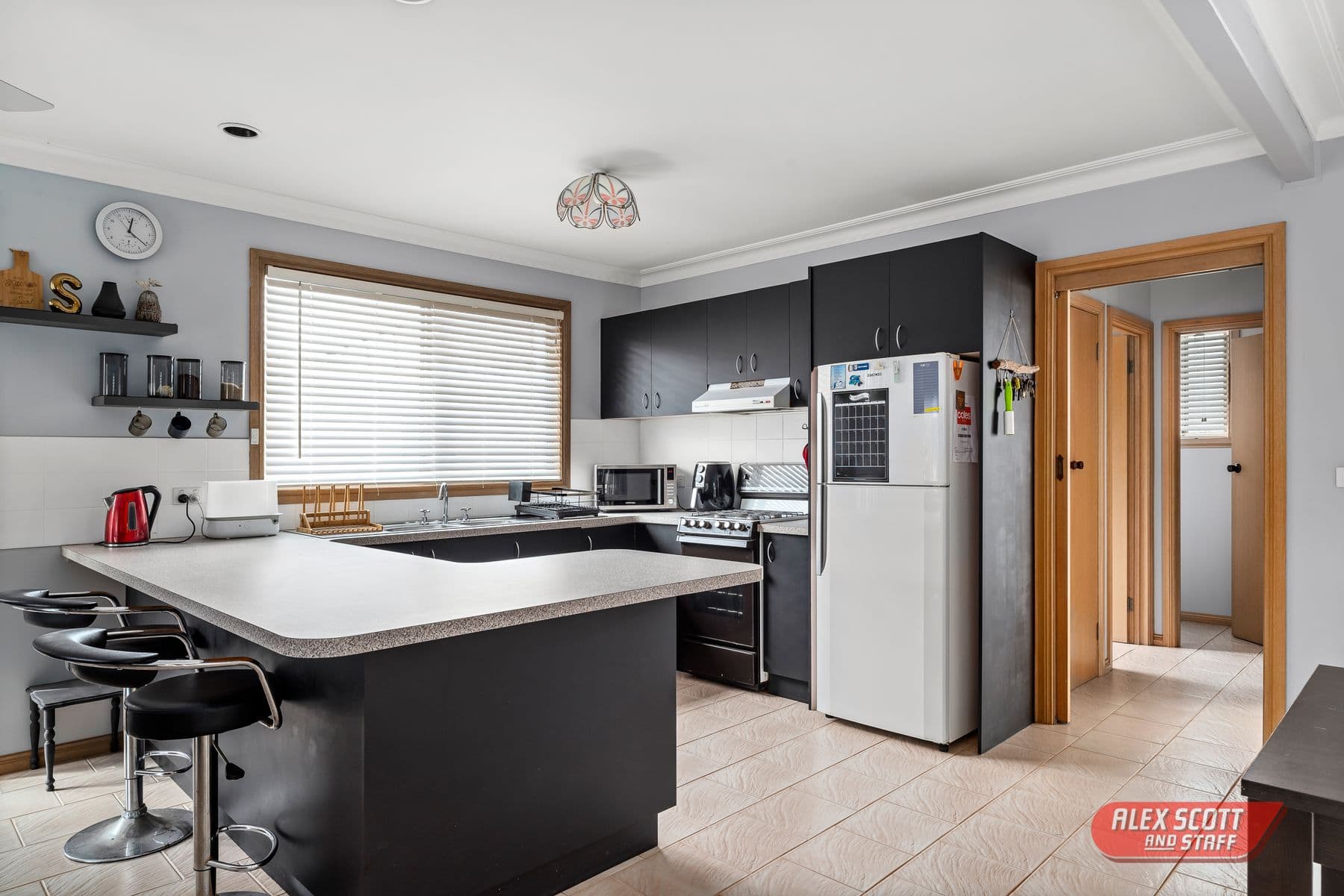 15 HALLWAY Drive, Wimbledon Heights, Wimbledon Heights - Thumbnail 4
