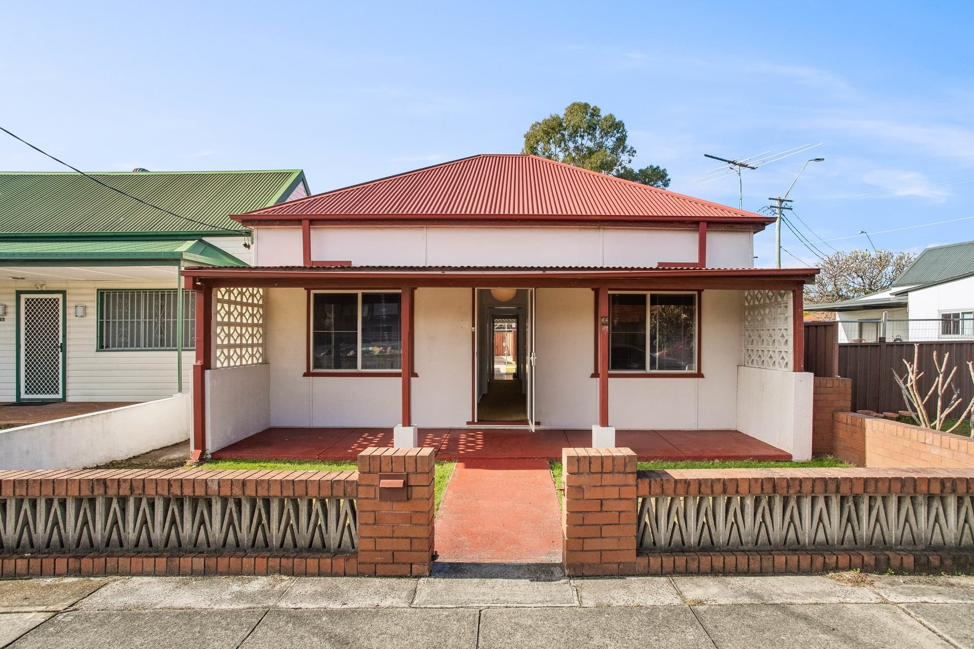 64 Frogmore Street, Mascot - Image 1