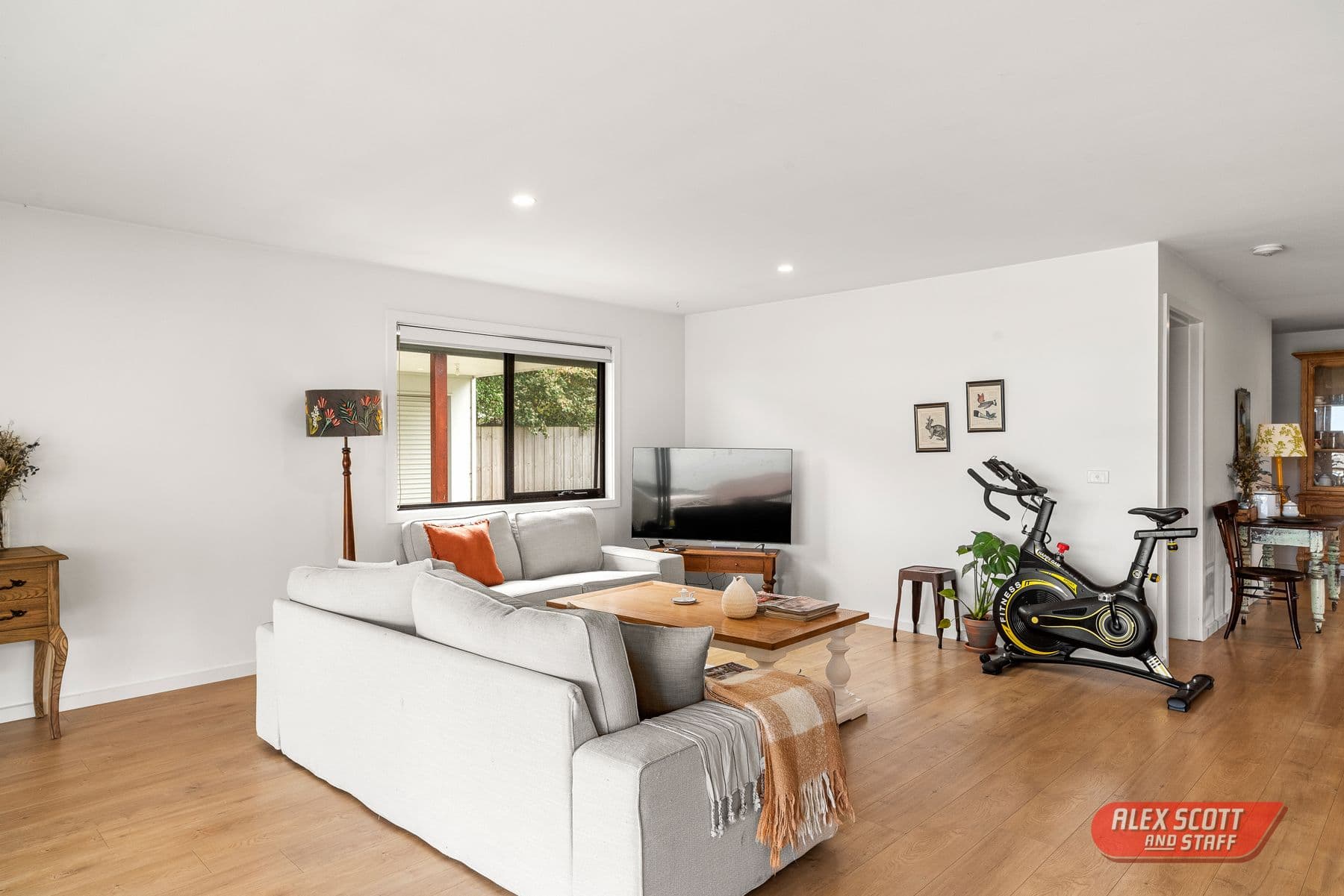 93 Red Rocks Road, Cowes, Cowes - Thumbnail 2