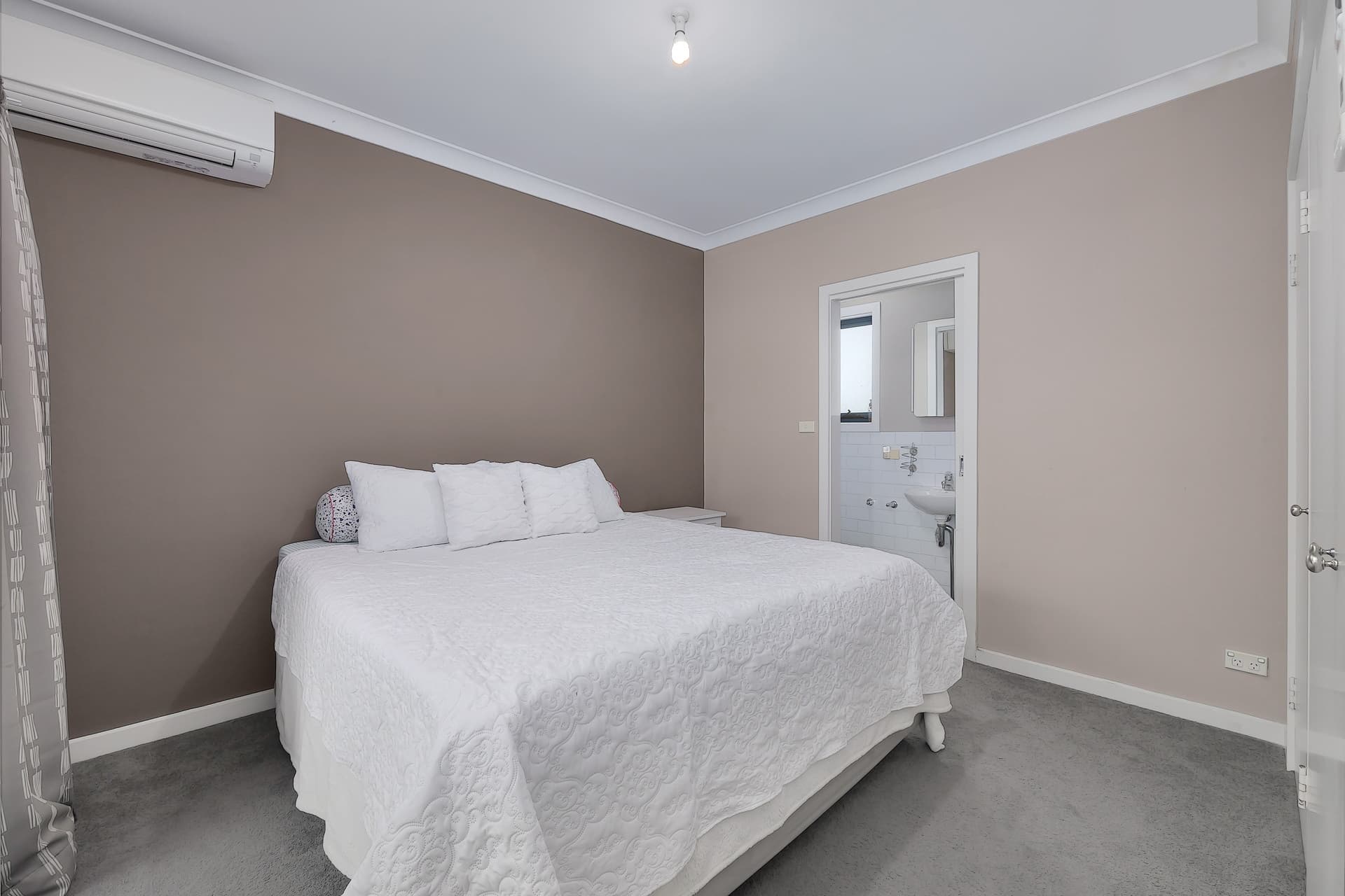 1/10 George Street, Eastlakes - Thumbnail 5