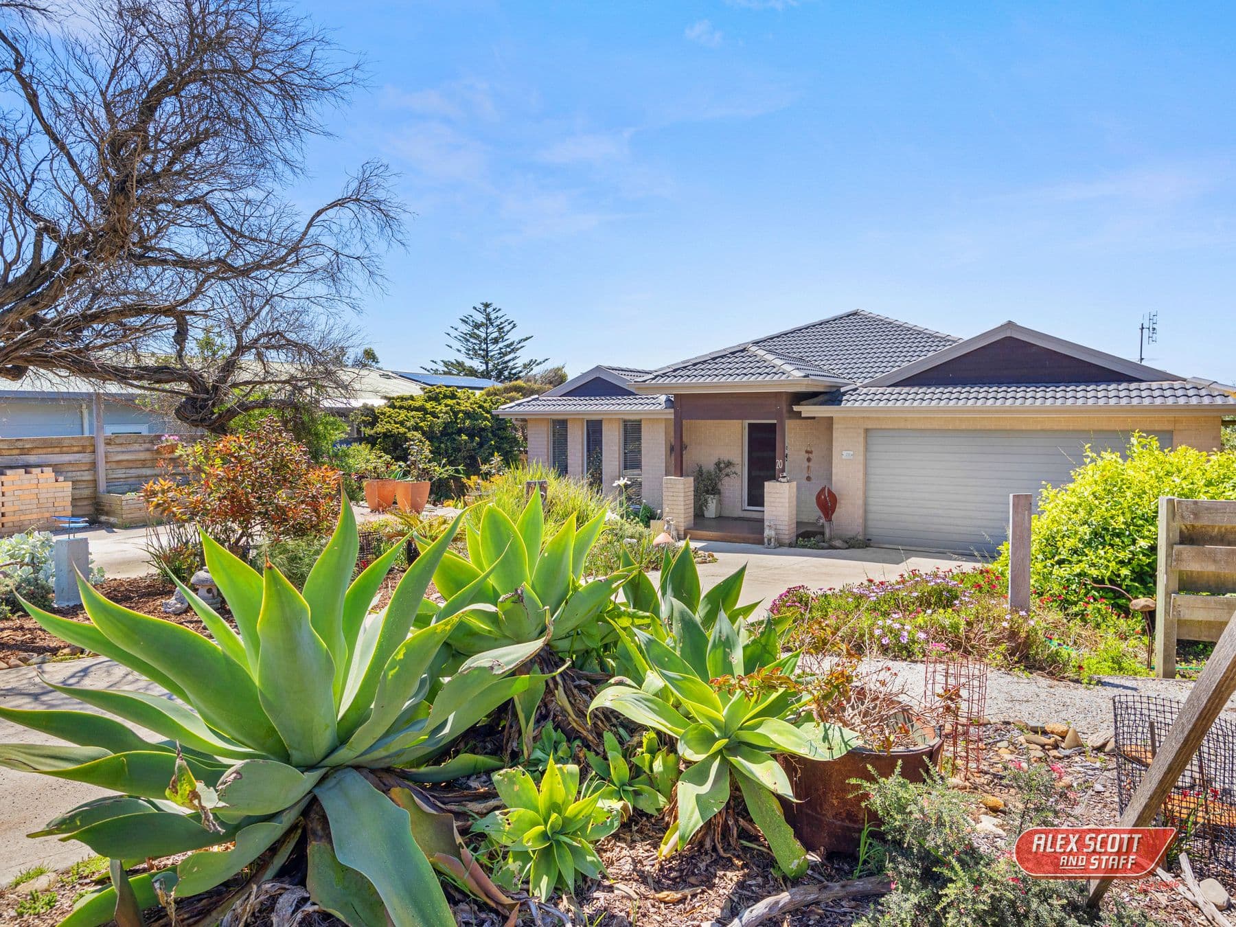 20 Bayview Avenue, Surf Beach, Surf Beach - Image 1