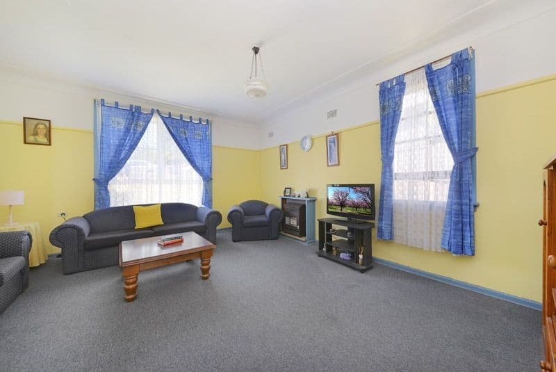22 Lasseter Avenue, Chifley - Thumbnail 4