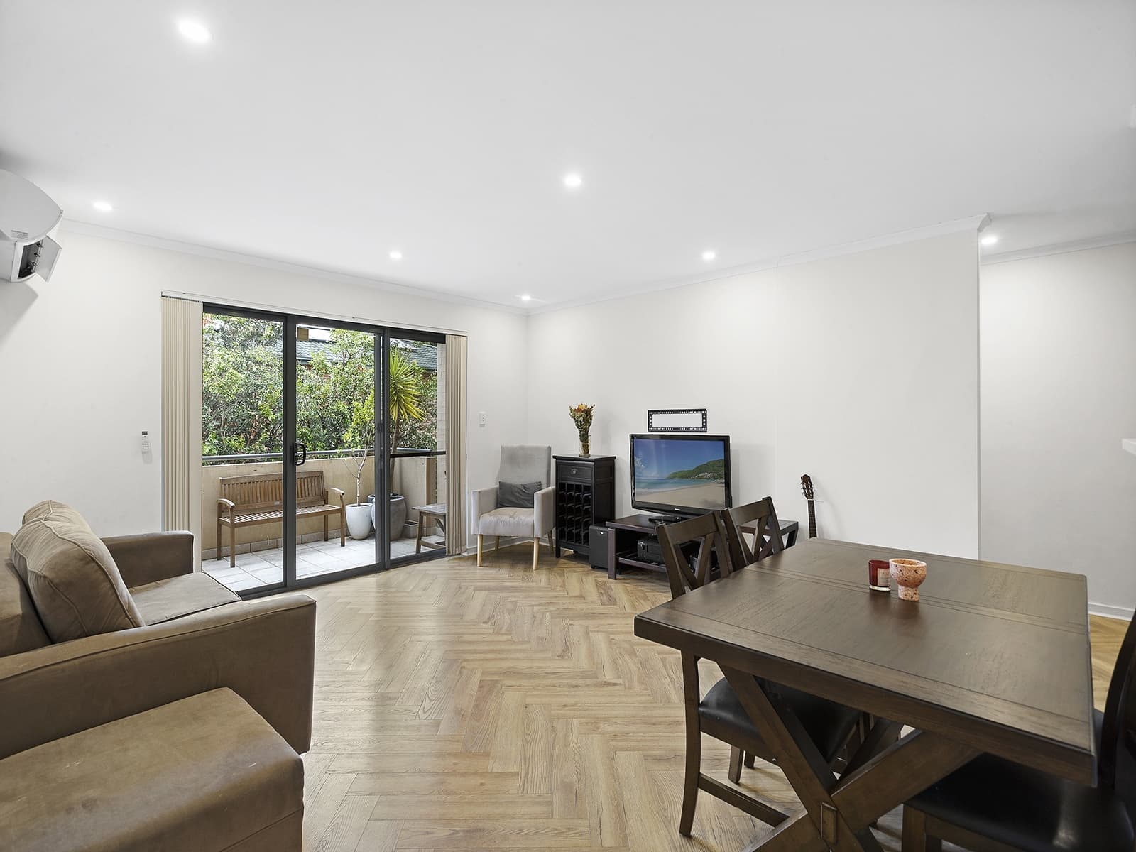 8/25 Chelmsford Avenue, Botany - Thumbnail 2