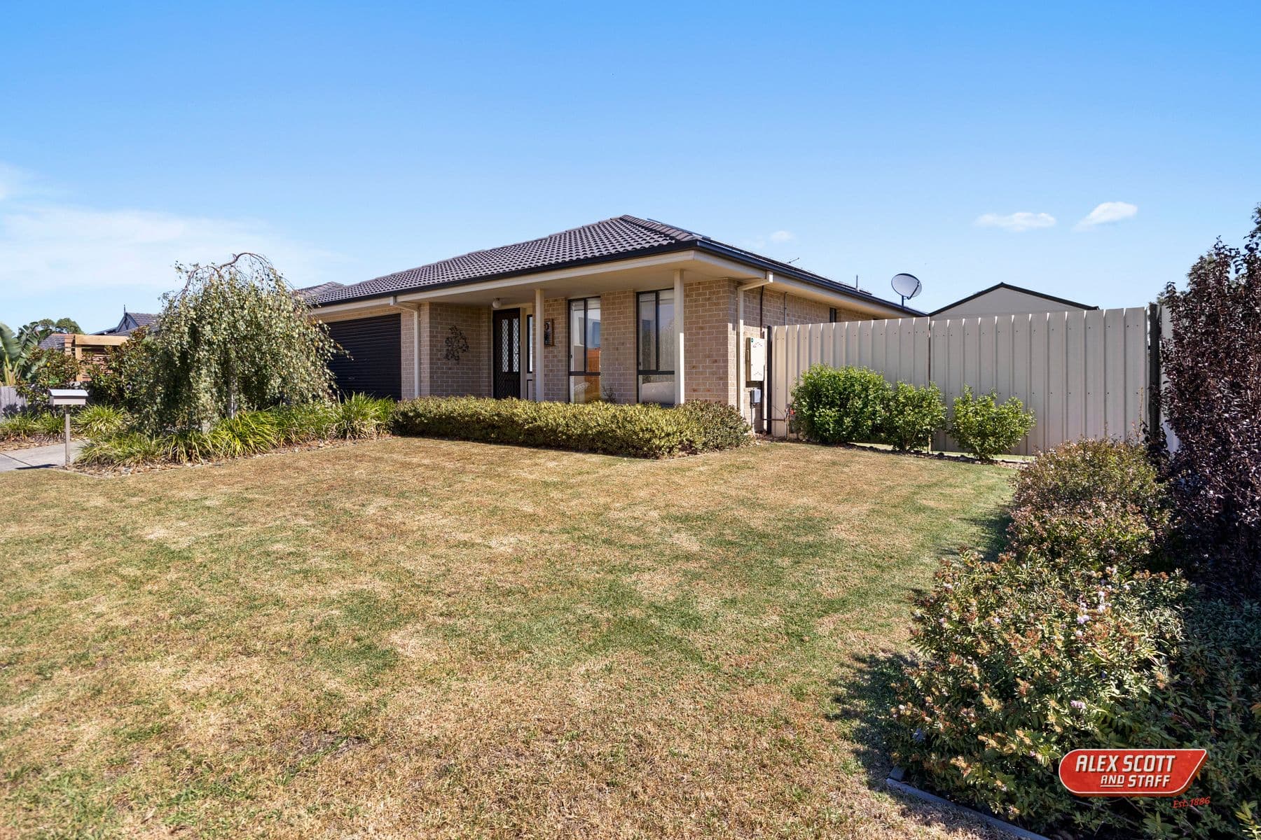 11 Barnes Way, Koo Wee Rup, Koo Wee Rup - Thumbnail 2