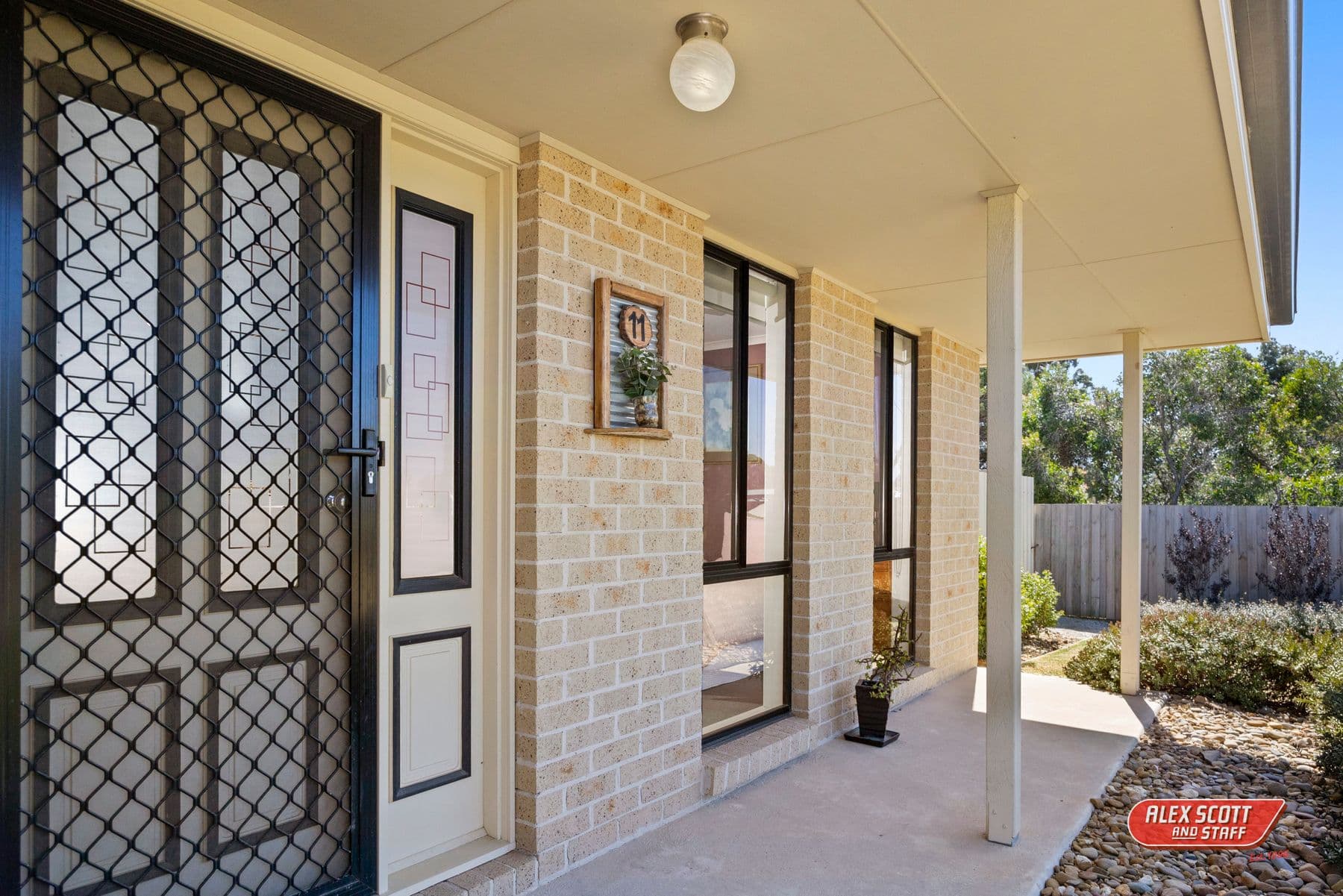 11 Barnes Way, Koo Wee Rup, Koo Wee Rup - Thumbnail 4