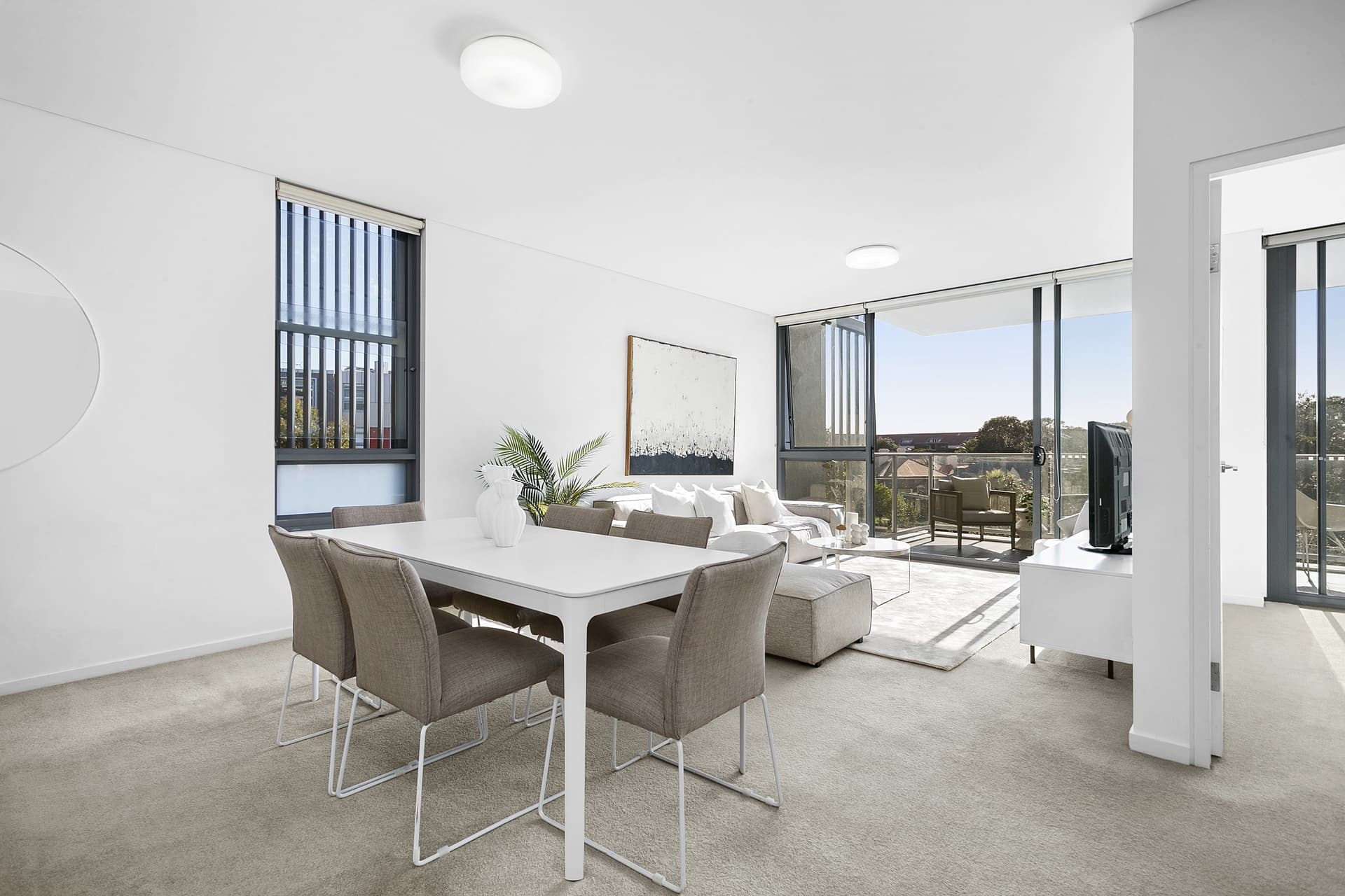 210/2-8 Pine Avenue, Little Bay - Thumbnail 2