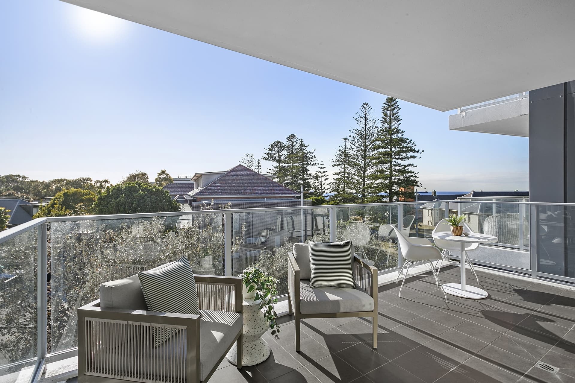 210/2-8 Pine Avenue, Little Bay - Thumbnail 3
