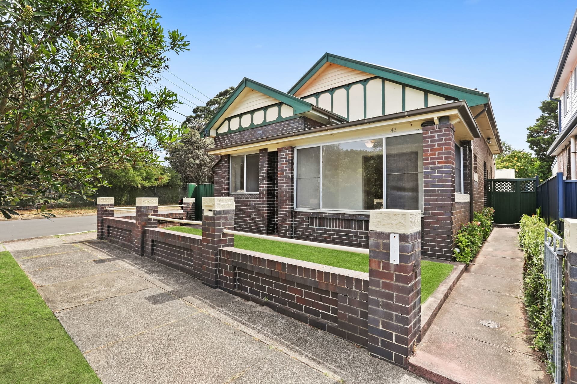 42 Hicks Avenue, Mascot - Image 1