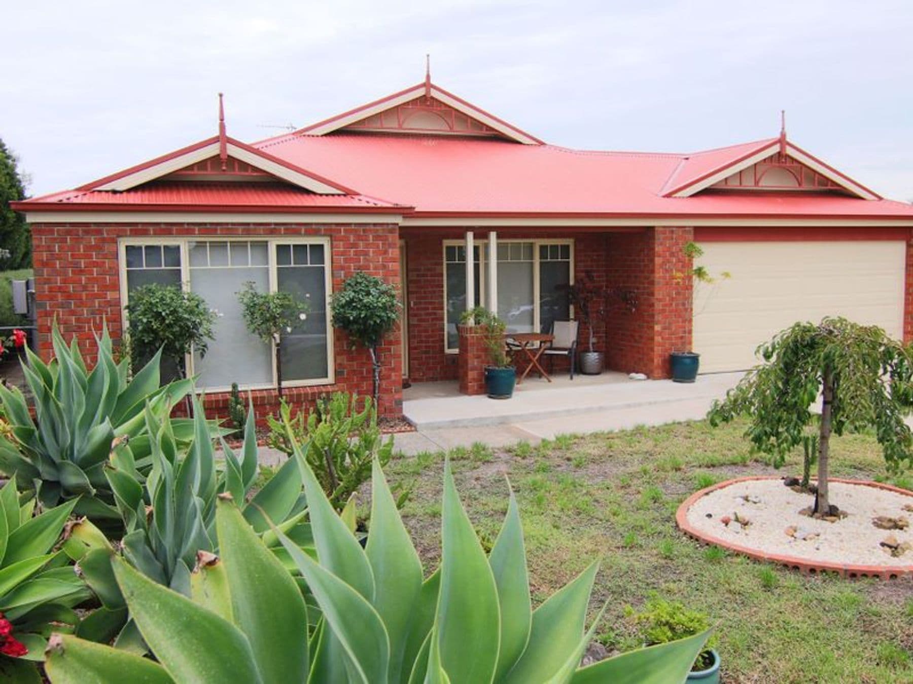 61 HILLCREST Way, Korumburra, Korumburra - Thumbnail 2
