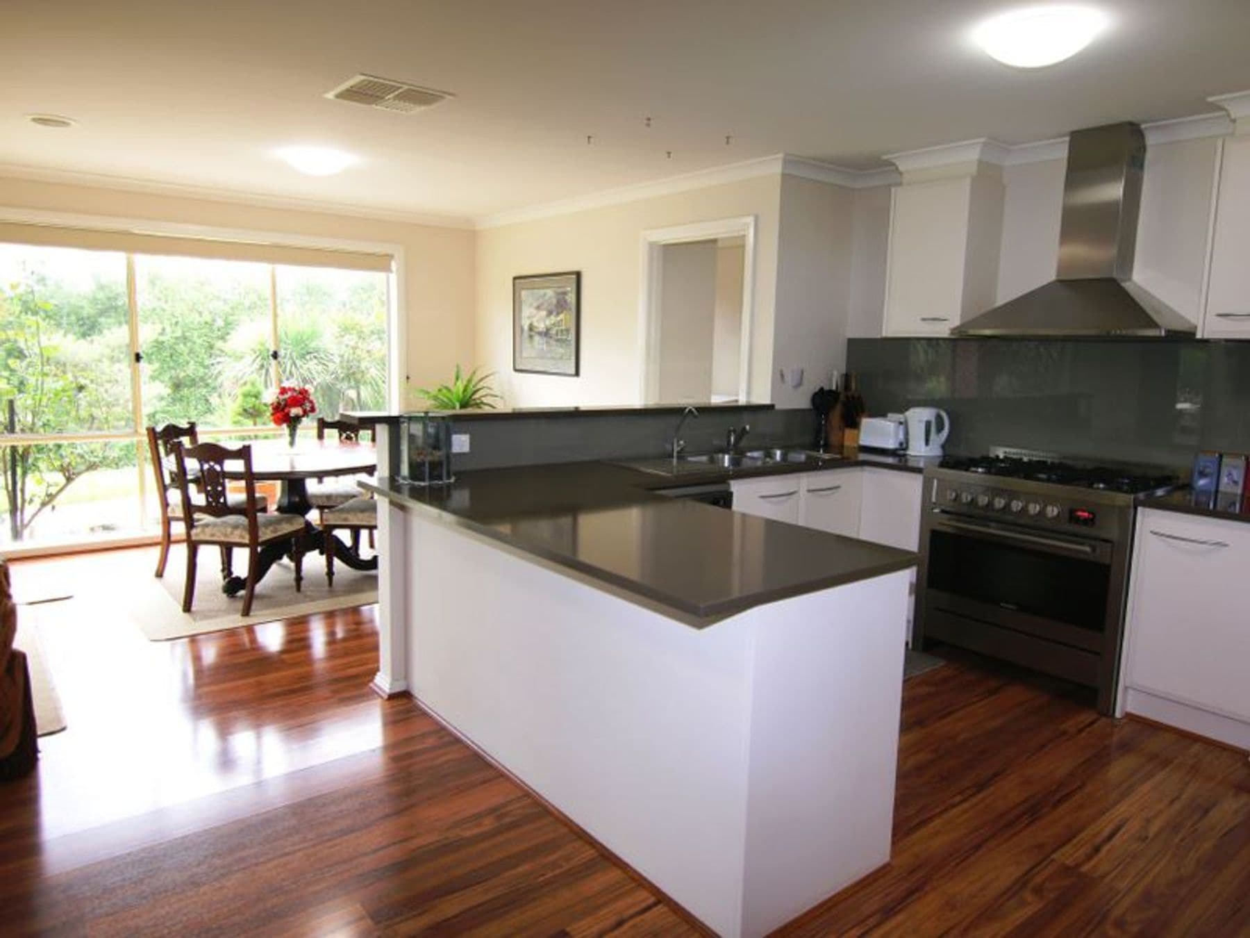 61 HILLCREST Way, Korumburra, Korumburra - Thumbnail 3