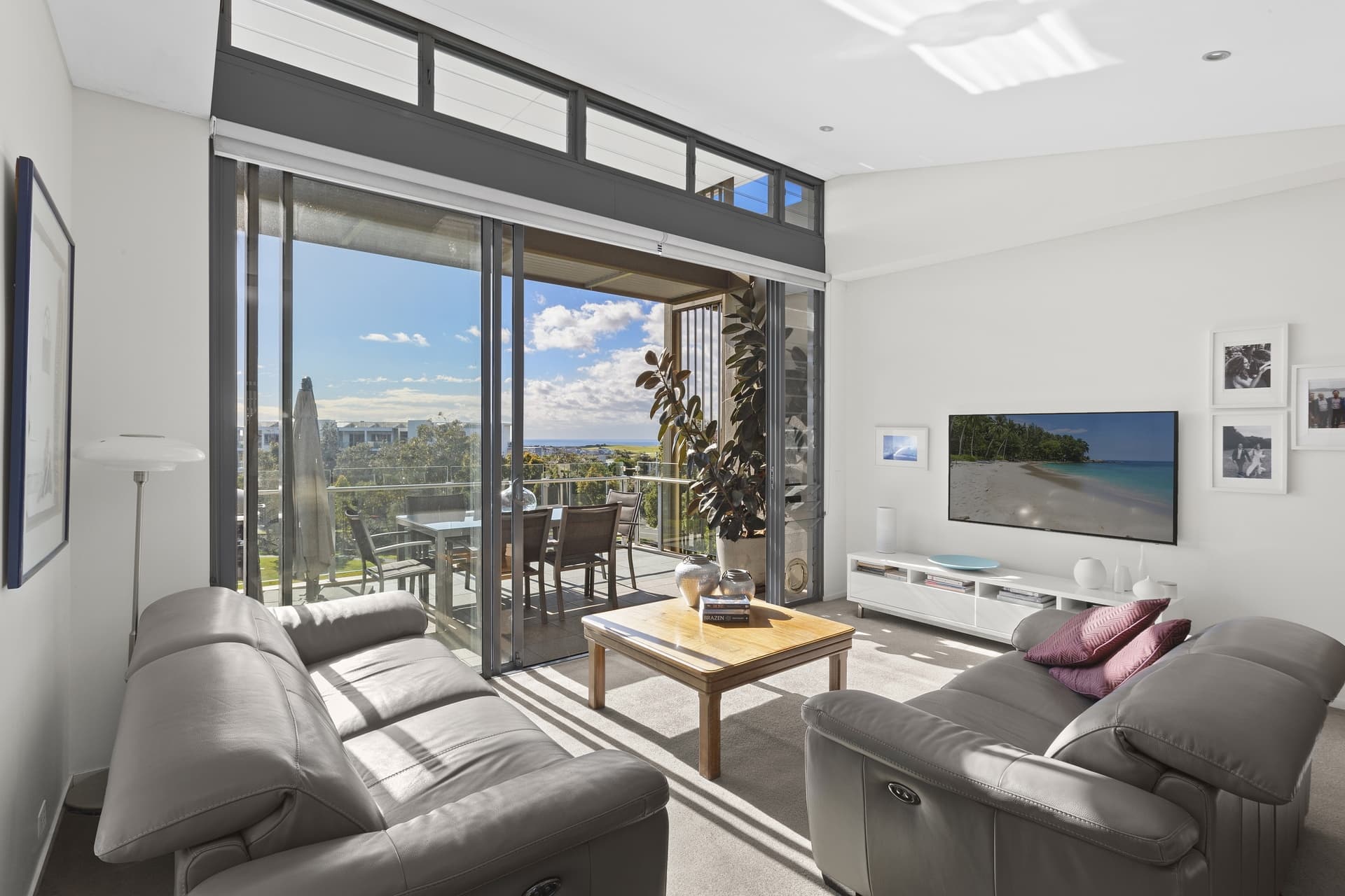 401/7 Jenner Street, Little Bay - Image 1