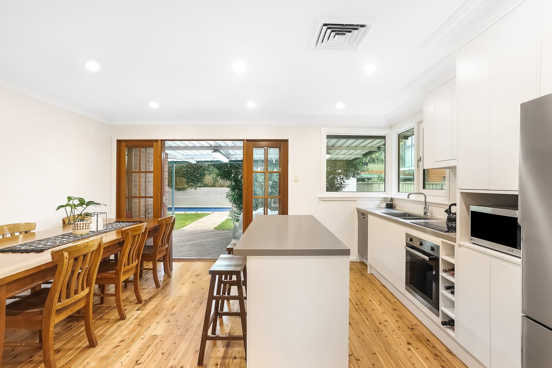 8 Dransfield Avenue, Mascot - Thumbnail 2