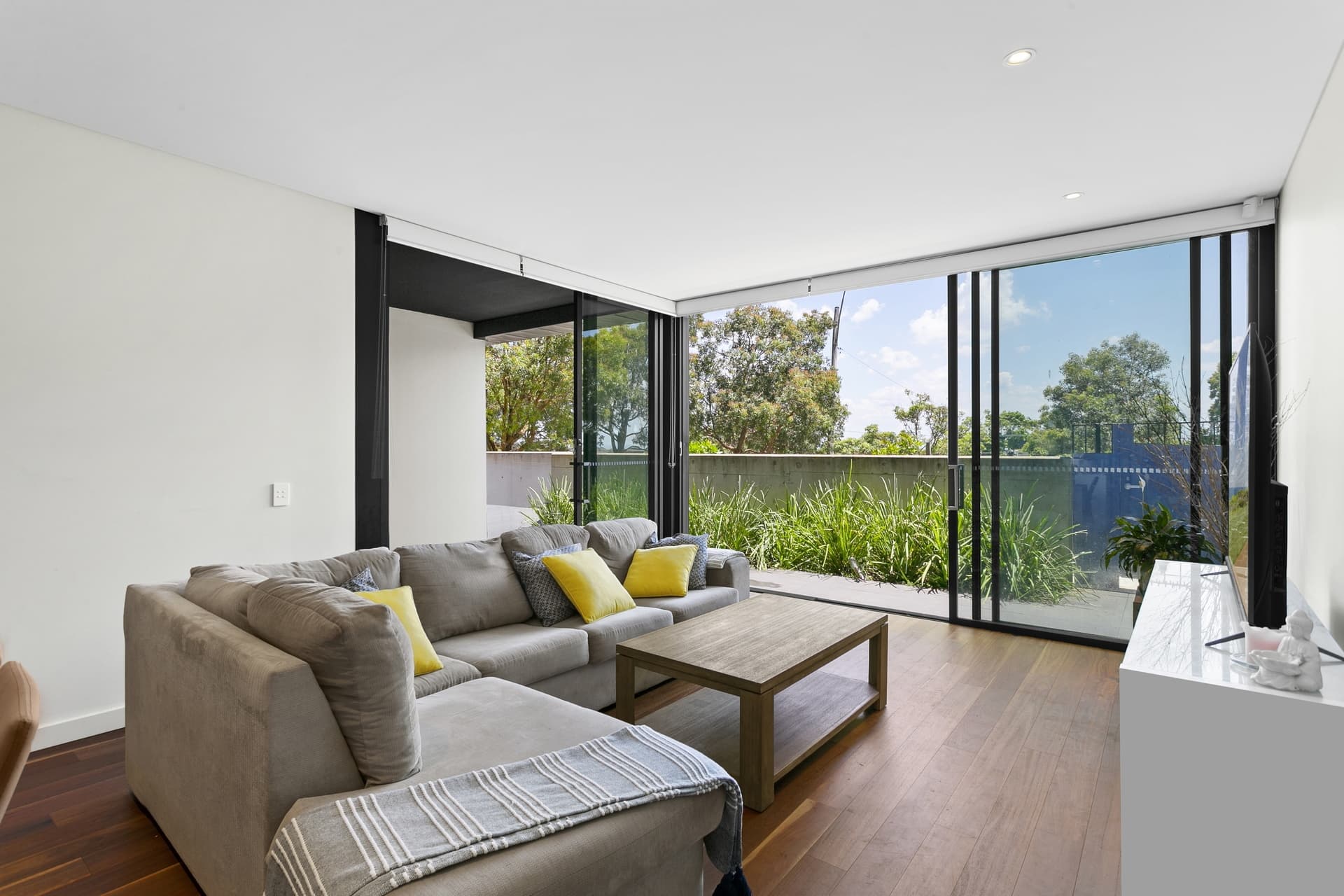 24/4 Galaup Street, Little Bay - Image 1