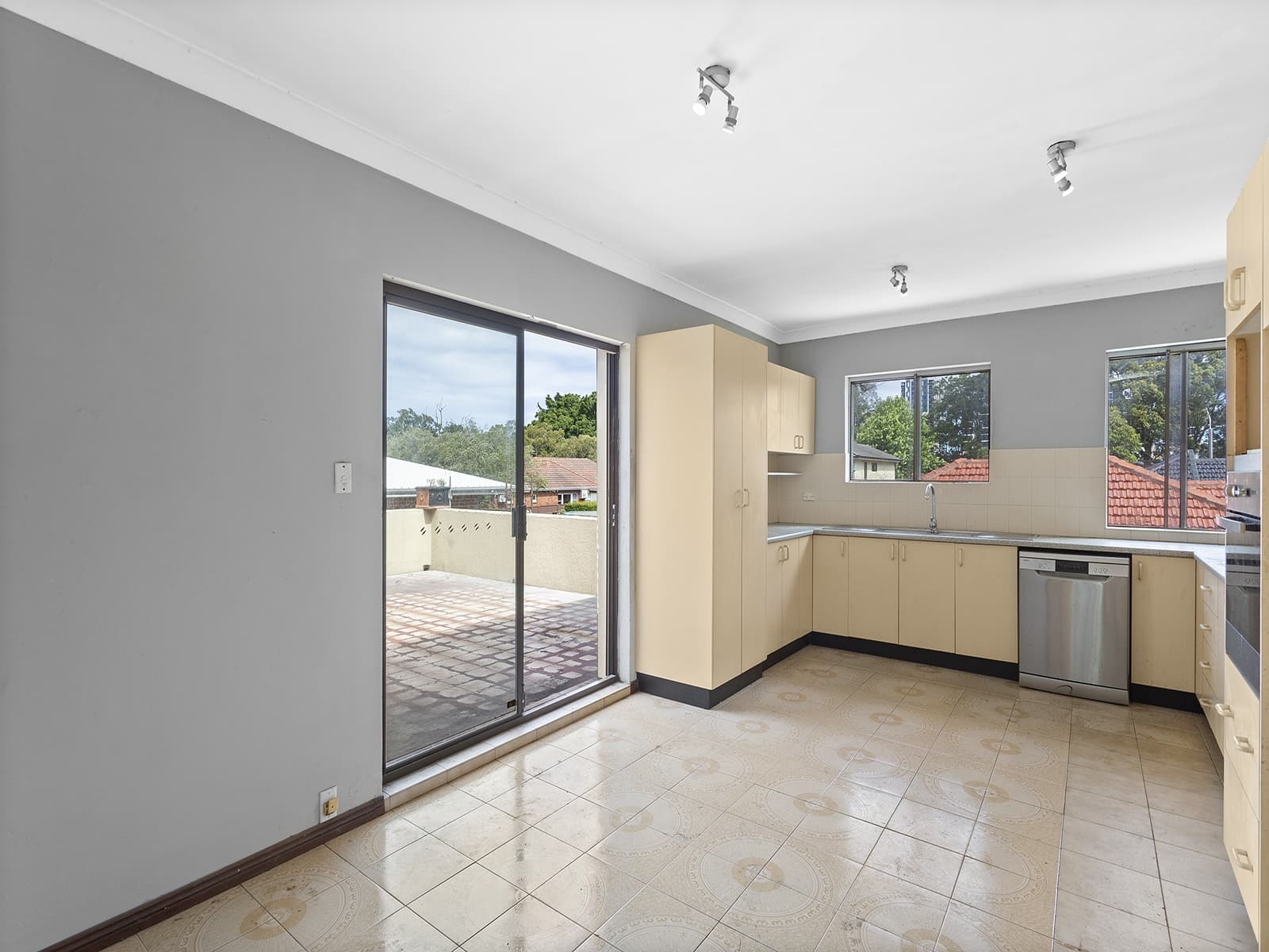 82 Banks Avenue, Pagewood - Thumbnail 4