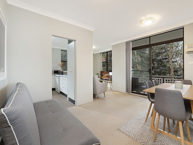 26/4-8 Edgecumbe Avenue, Coogee - Image 1