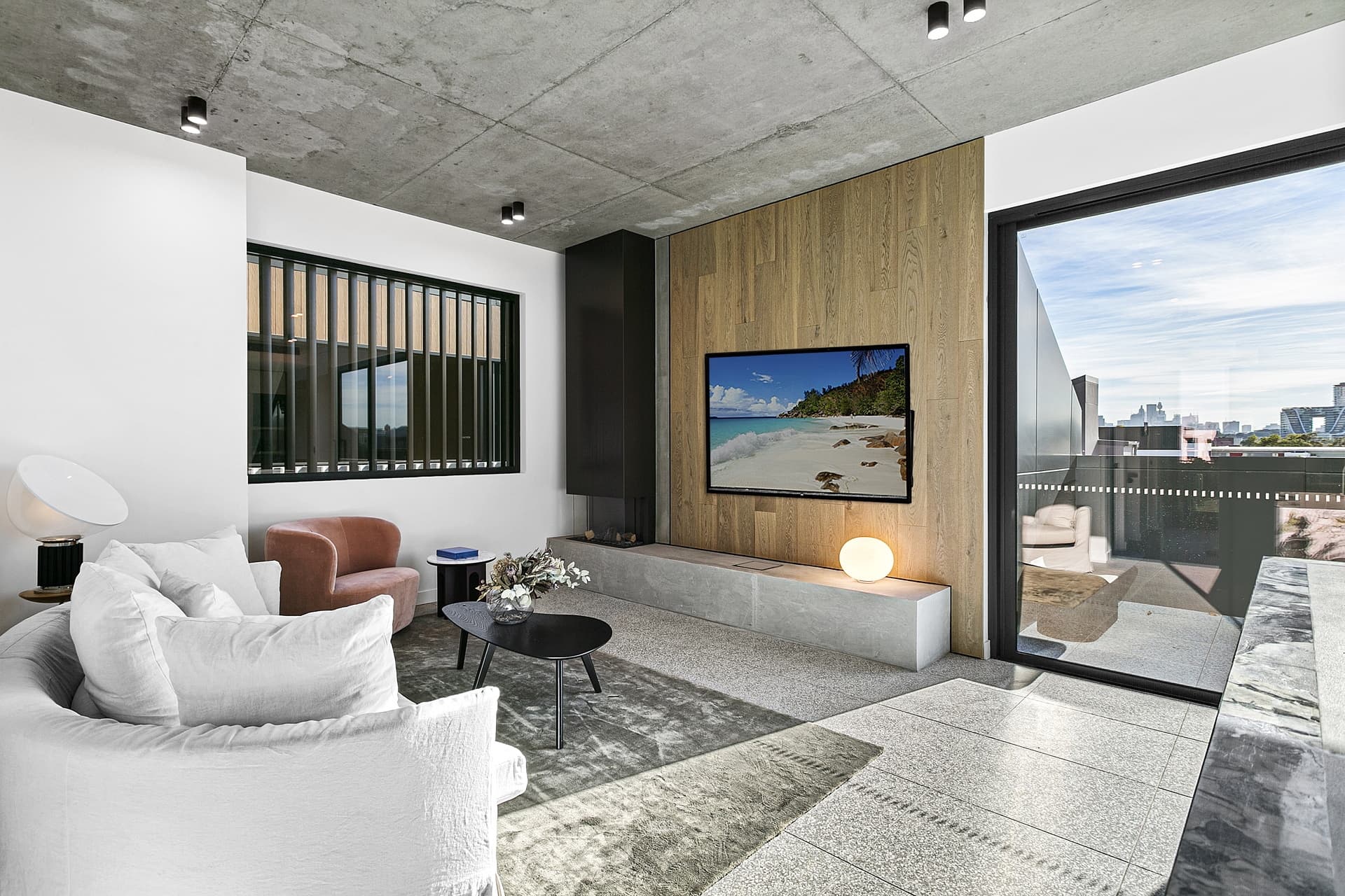 5.01/2 Shirley Street, Alexandria - Image 1