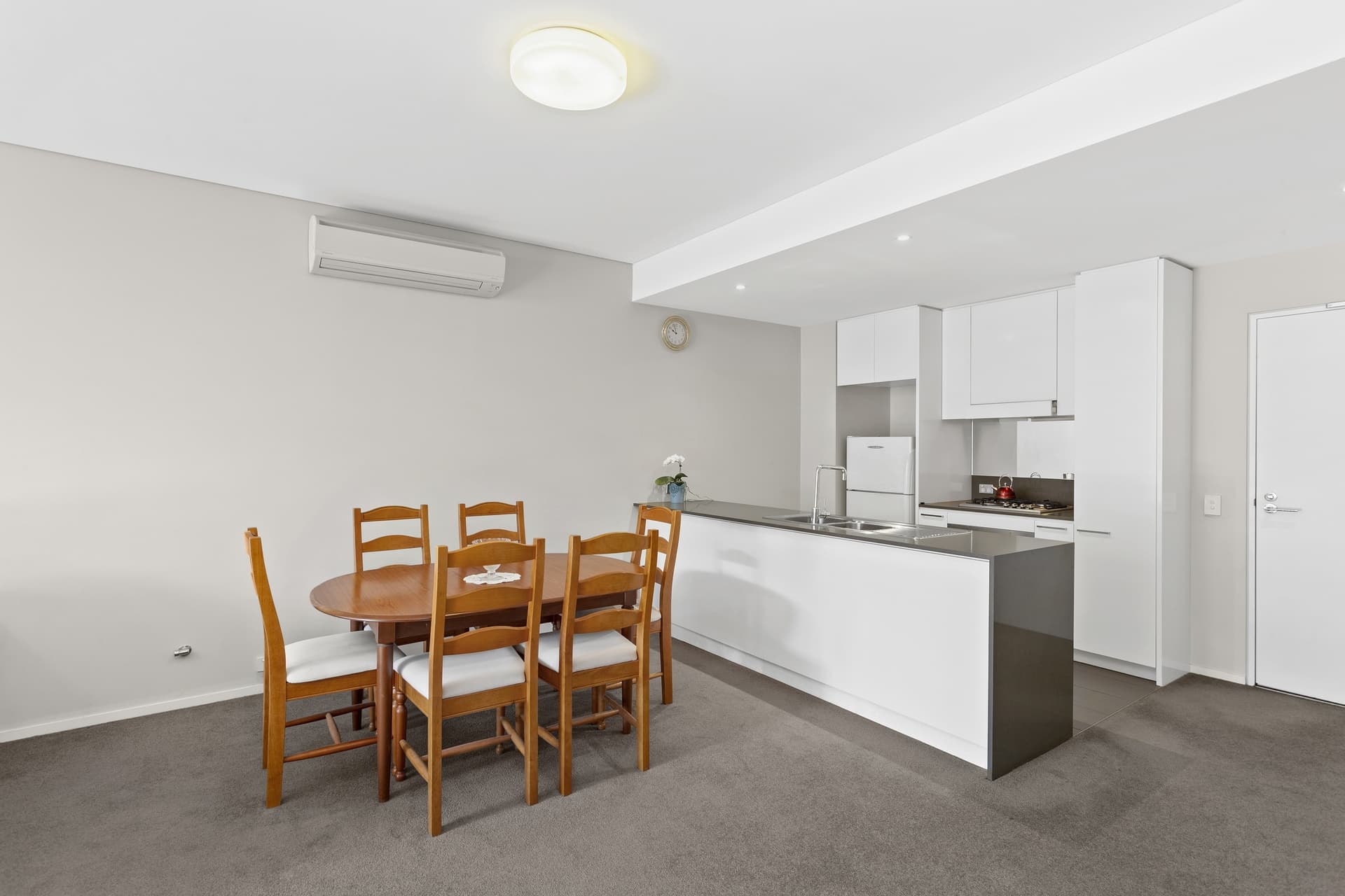 209/1-5 Pine Avenue, Little Bay - Thumbnail 2