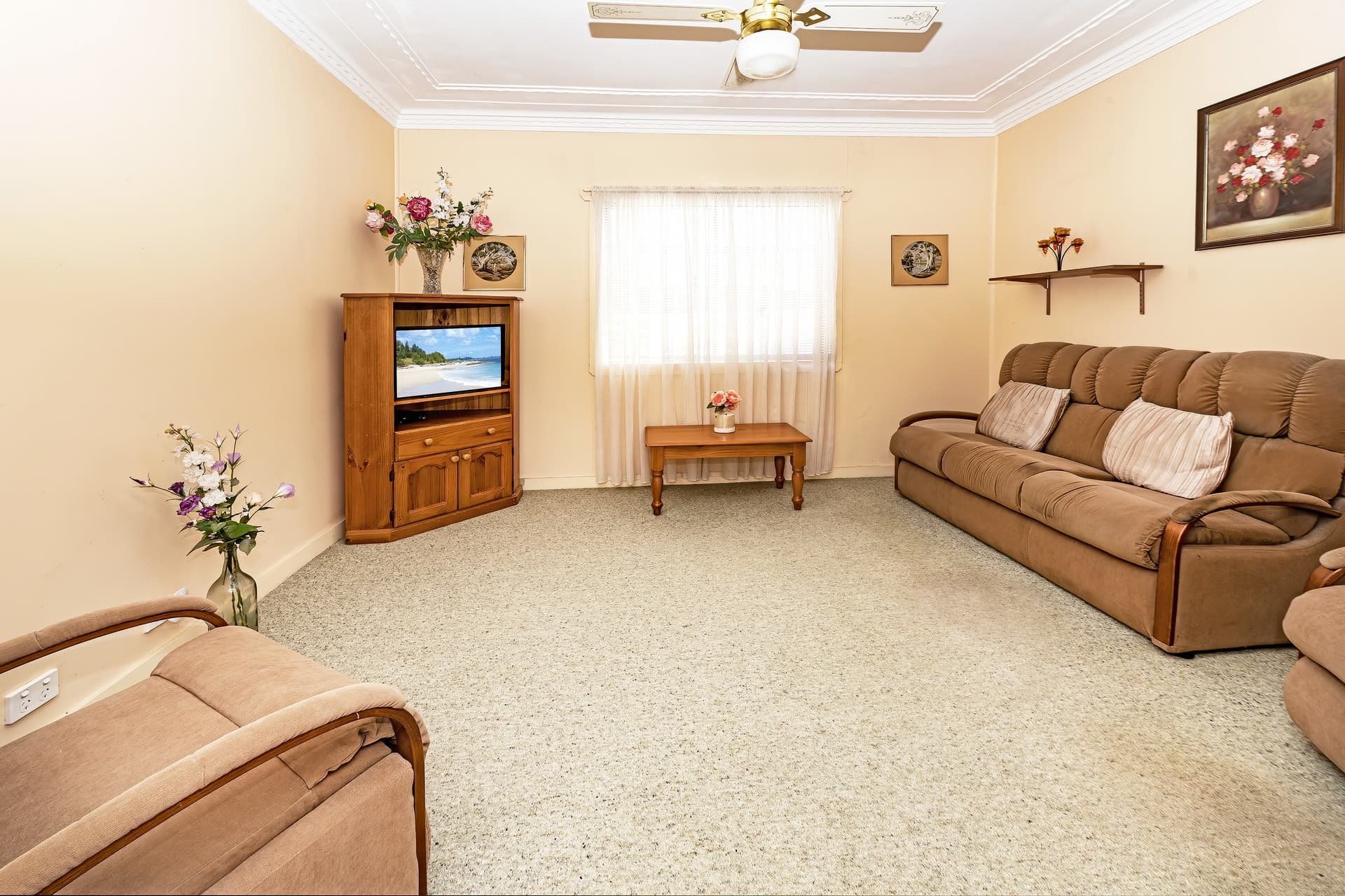 33  Caley Street, Chifley - Thumbnail 2