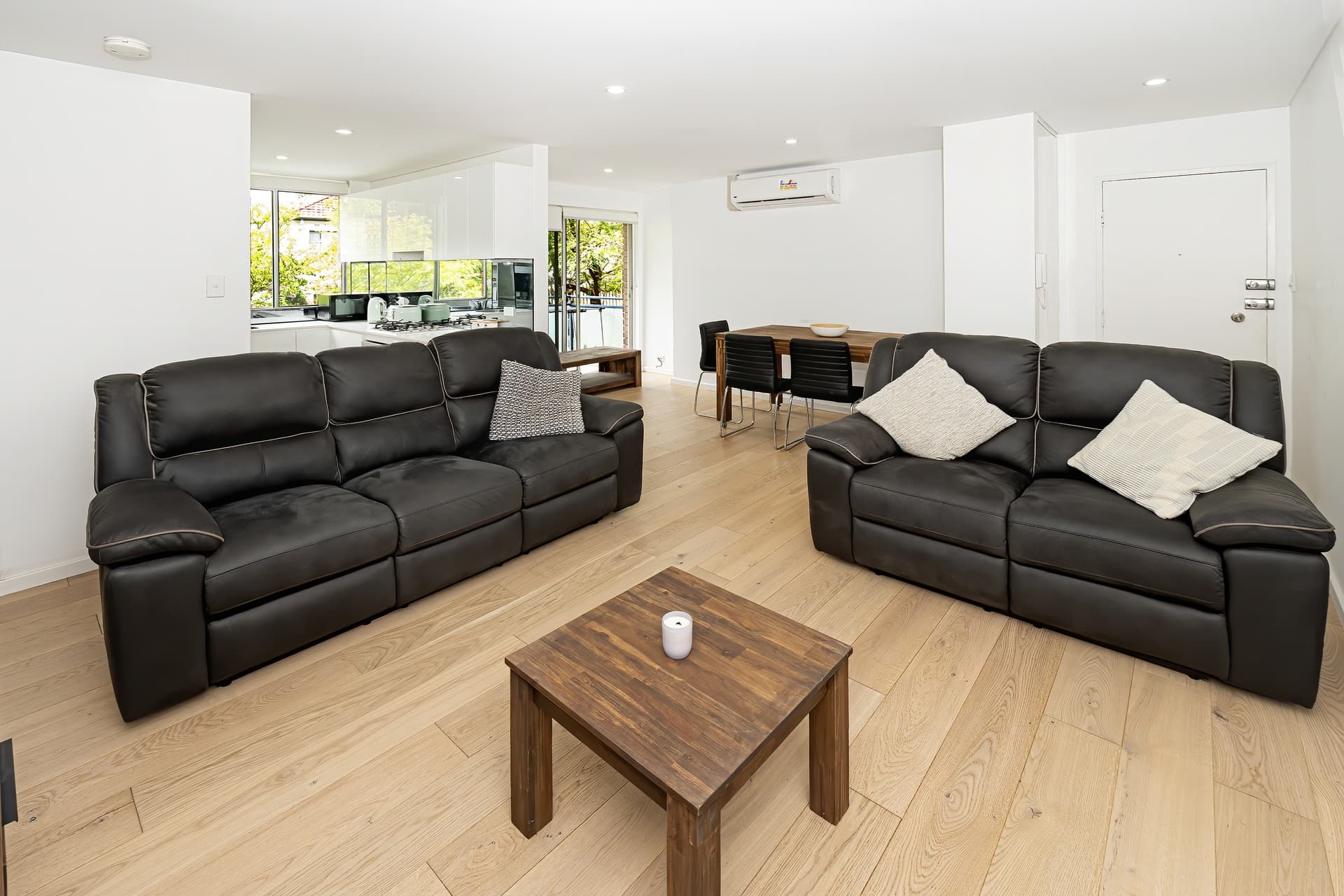 18/9 Grace Campbell Crescent, Hillsdale - Thumbnail 2