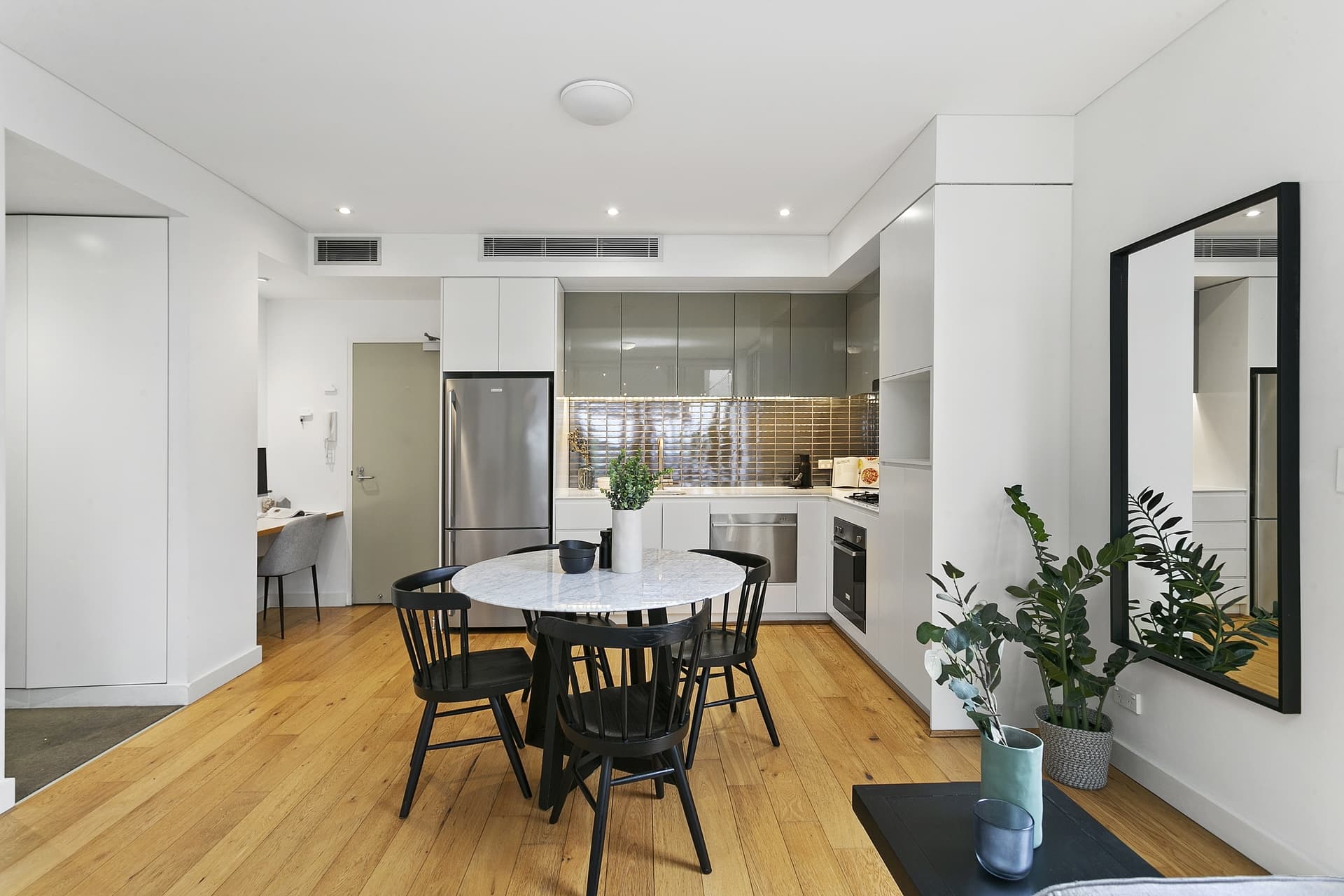 301A/797 Botany Road, Rosebery - Thumbnail 2
