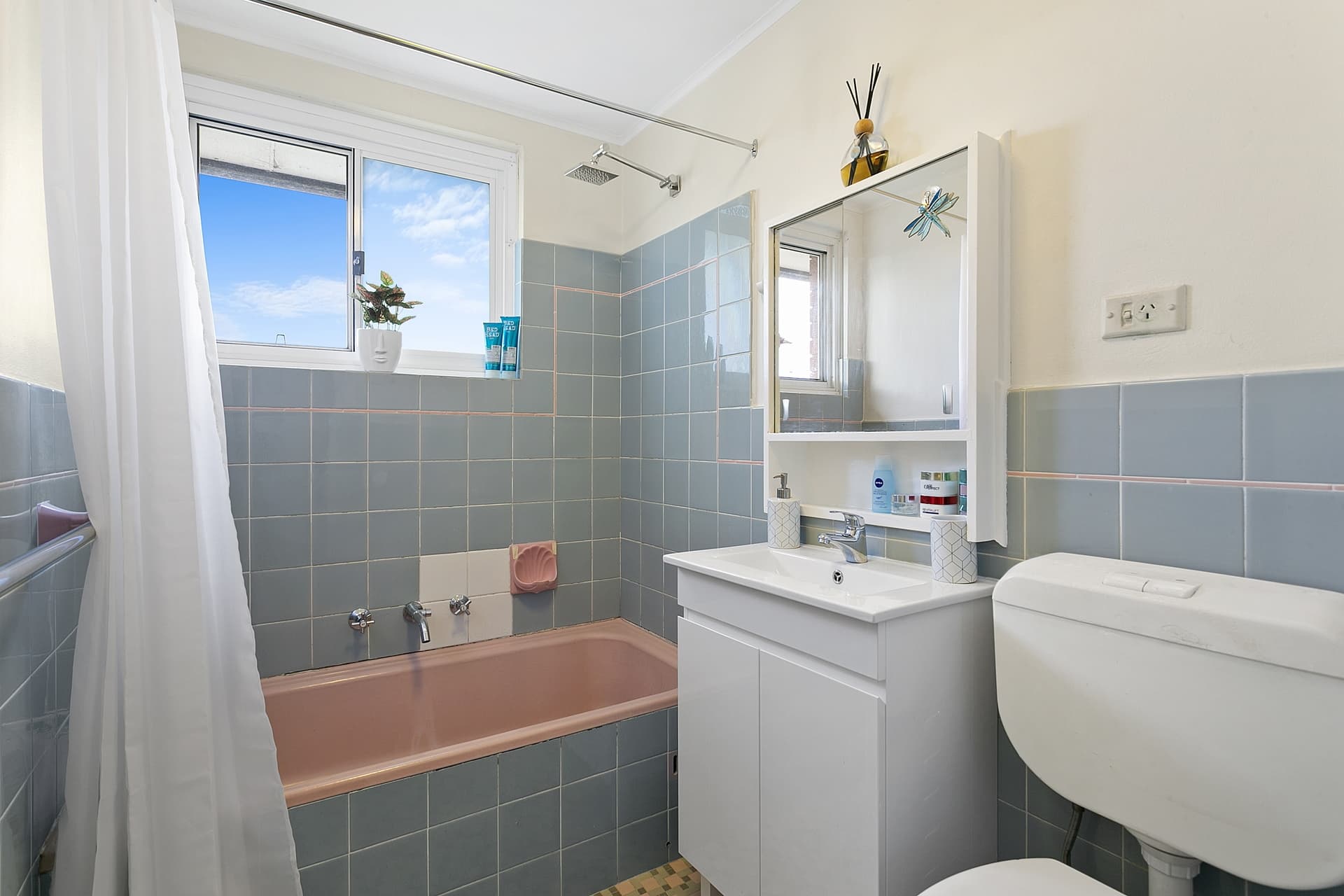 22/1 Gray Crescent, Eastlakes - Thumbnail 6