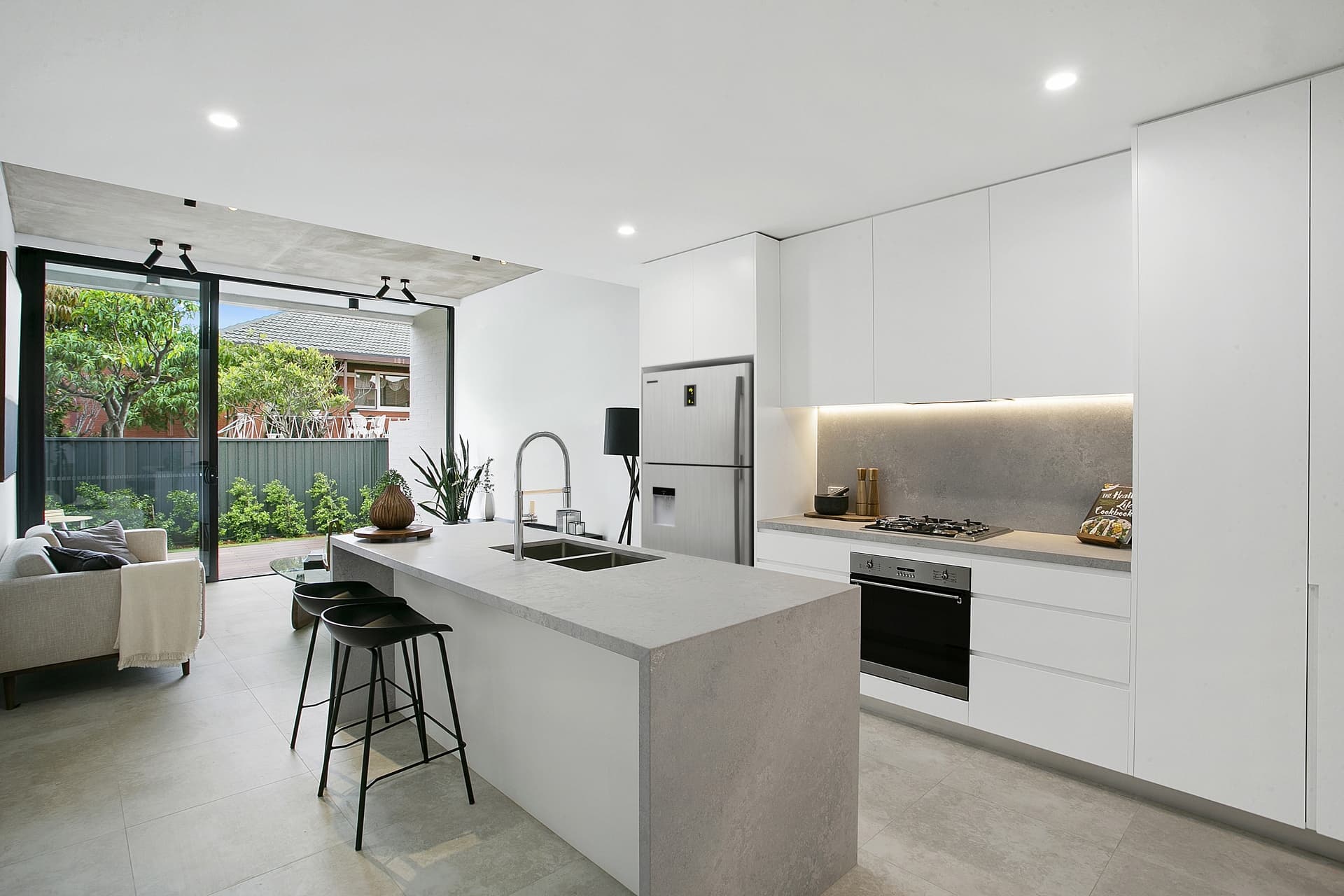 58 Mascot Drive, Eastlakes - Thumbnail 2