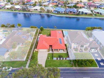 74 Biggs Avenue, Beachmere - Thumbnail 2
