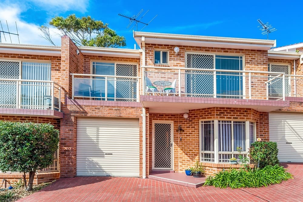 4/8 Carnegie Circuit, Chifley - Image 1