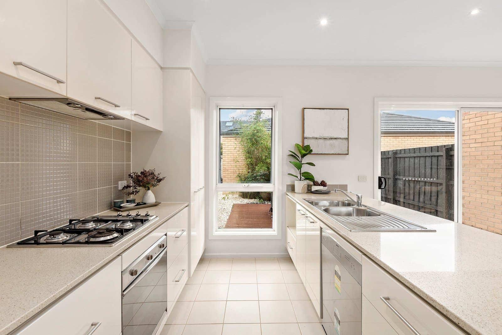 64 La Perouse Boulevard, Bonbeach, Bonbeach - Thumbnail 4