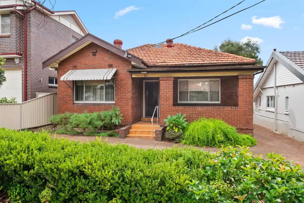 35 Seymour Parade, Belfield, Belfield - Image 1