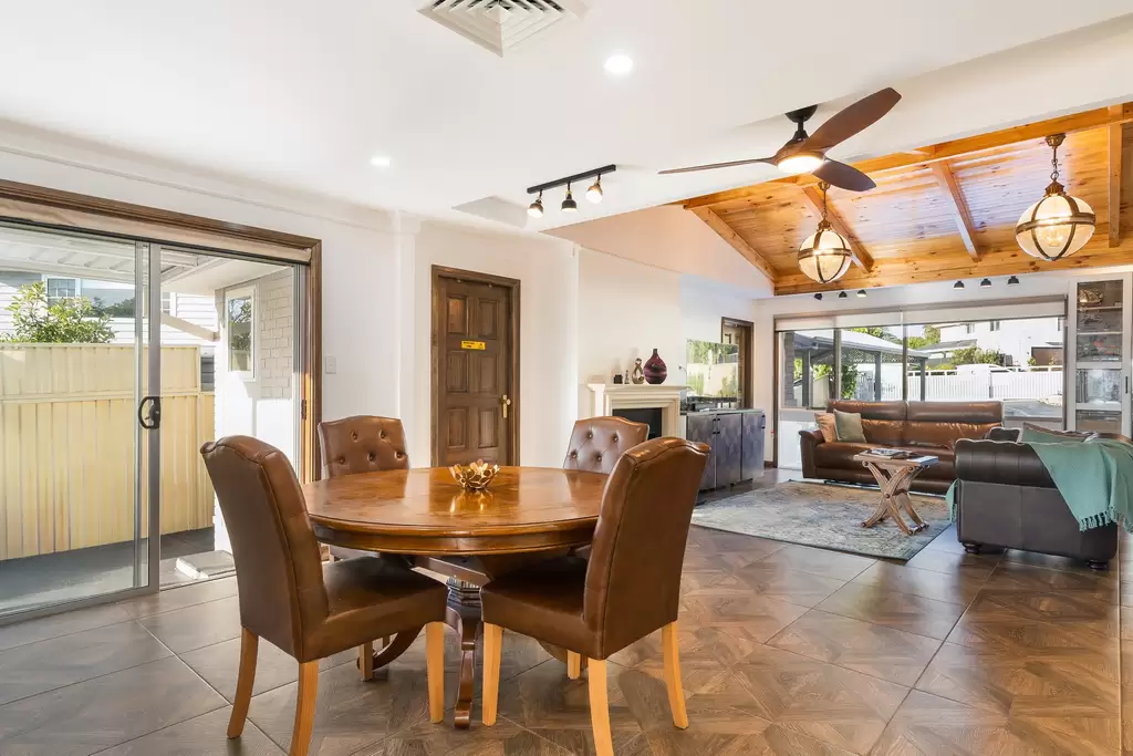 12 Roseneath Place, Baulkham Hills, Baulkham Hills - Thumbnail 4