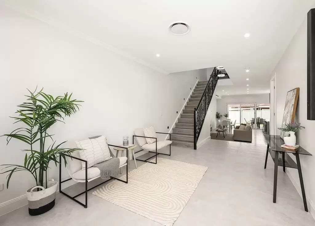 26A Yvonne Crescent, Georges Hall, Georges Hall - Thumbnail 2