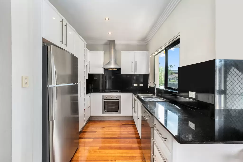 60 Lynwen Crescent, Banksia, Banksia - Thumbnail 5