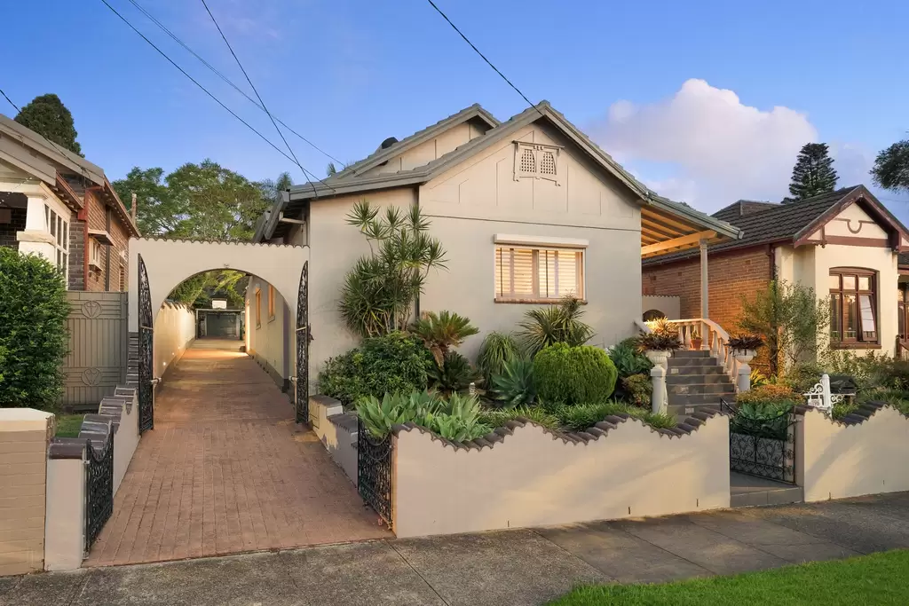 196 Queen Street, Ashfield, Ashfield - Thumbnail 2